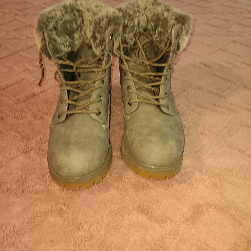 Grey Faux Fur Lined Lace-Up Boots